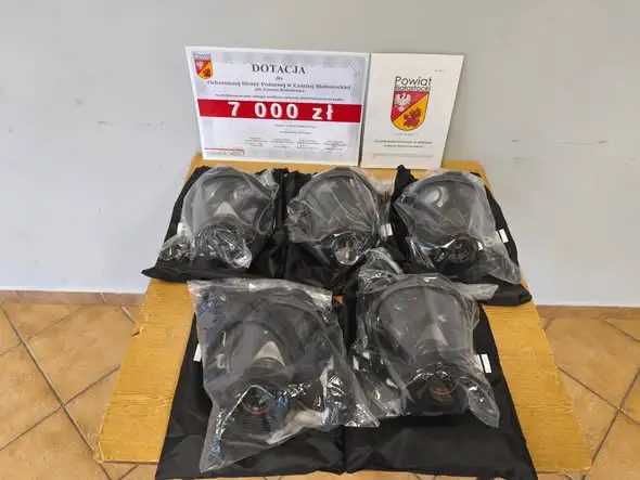 OSP Czarna Białostocka wzbogaciła się o nowe maski do aparatów powietrznych