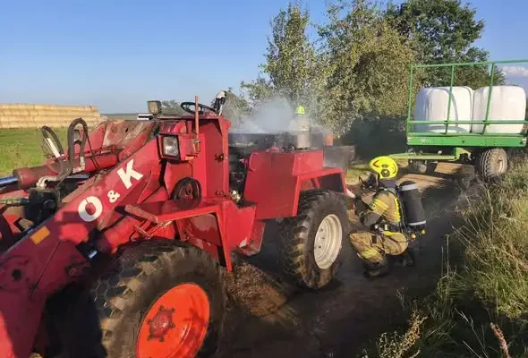 Pożar maszyny rolniczej w Nowej Woli – interweniowała OSP Michałowo