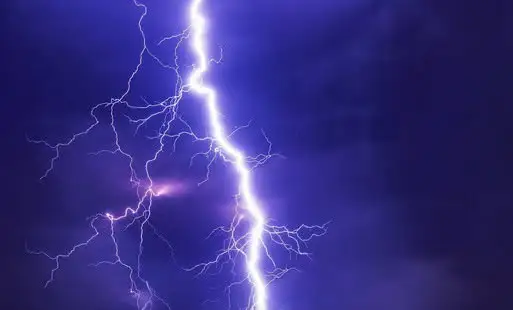 Ostrzeżenie przed burzami w powiecie białostockim – IMGW wydał alert