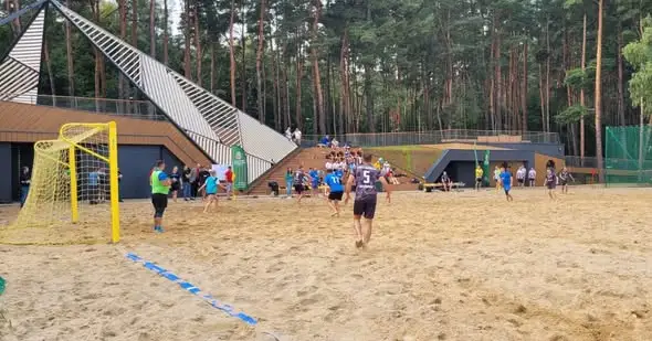Beach soccer na plaży Dojlidy: sportowe emocje w Białymstoku