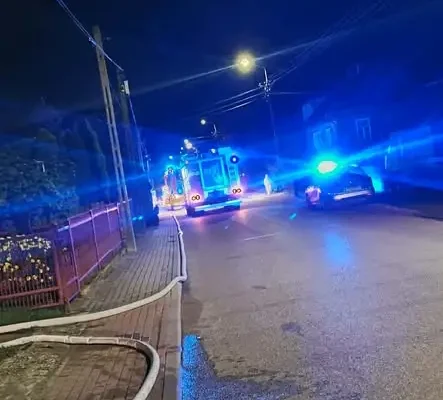 Pożar budynku gospodarczego w Zawykach – interwencja strażaków