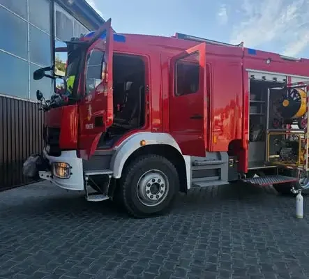 Wypadek z wysokości w Dzierżkach. Lądowało LPR