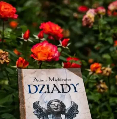 Narodowe Czytanie 2026 w Różance: „Dziady” Mickiewicza wśród białostockich róż