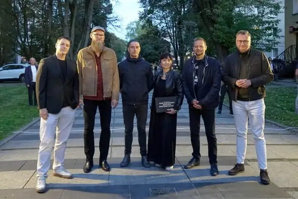 Białostocka Aleja Bluesa z nowymi tabliczkami. Uhonorowano pięć osób