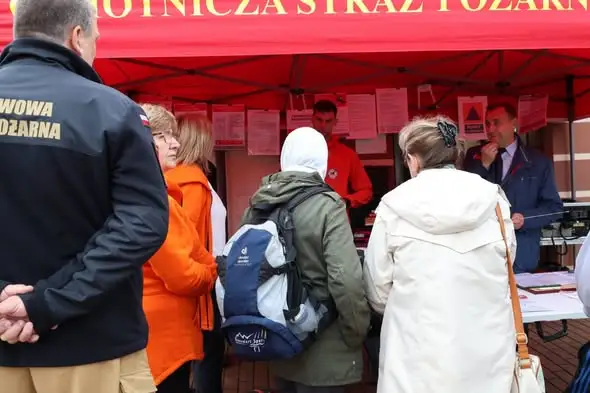 Akademia OLiOC w Zabłudowie – strażacy uczyli mieszkańców, jak reagować w kryzysie
