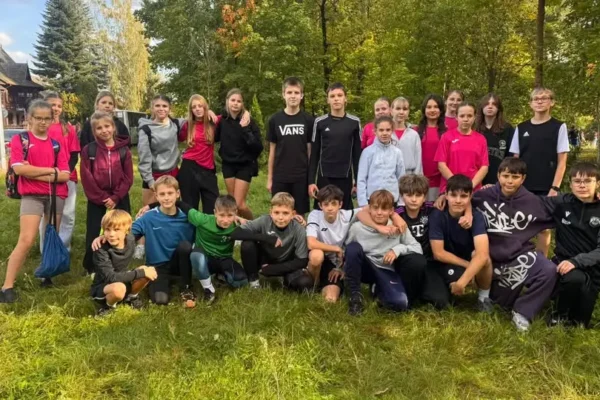 Sztafetowe biegi przełajowe: reprezentacja SP2 z awansami