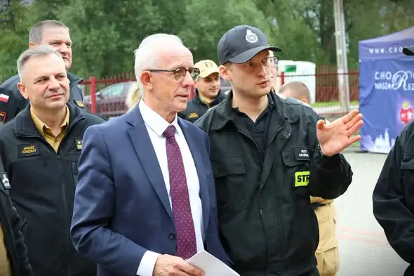 Trening Bezpieczeństwa w Choroszczy: strażacy uczyli mieszkańców, jak reagować w kryzysie