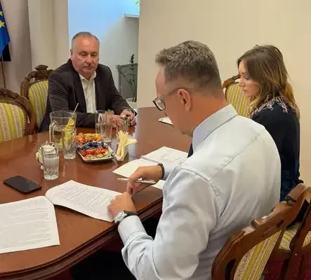 Tykocin: umowa na przebudowę dróg w Rzędzianach i Sanikach podpisana