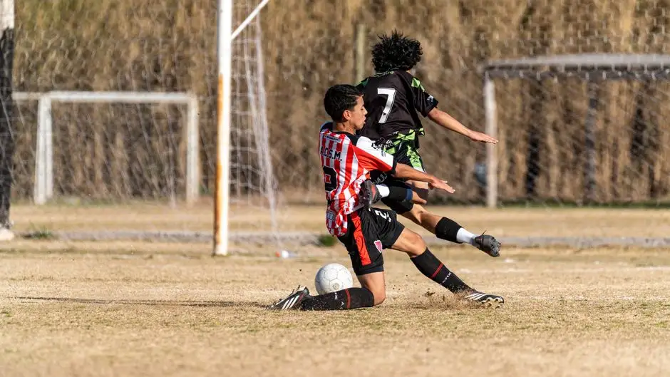 Czarni Czarna Białostocka przegrywają z Wissą Szczuczyn 2:4 w IV lidze podlaskiej