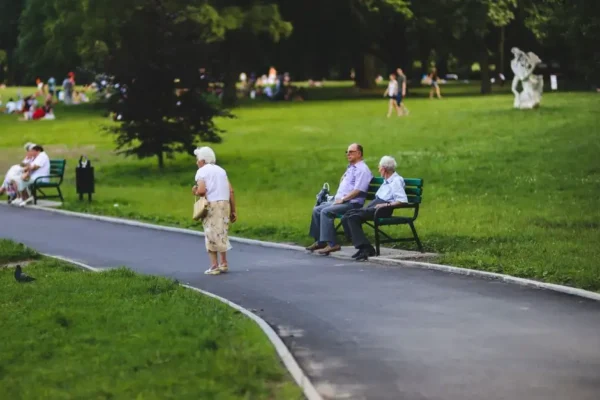 Choroszcz z grantem na rewitalizację: nowe ławki, donice i warsztaty dla seniorów