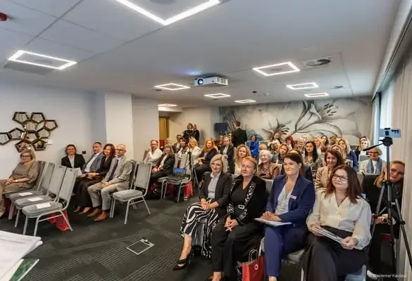 Białystok: debata o powrocie do pracy mam dzieci z niepełnosprawnościami