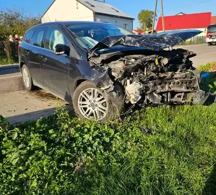 Zderzenie dwóch aut w Pietkowie. Jedna osoba ranna