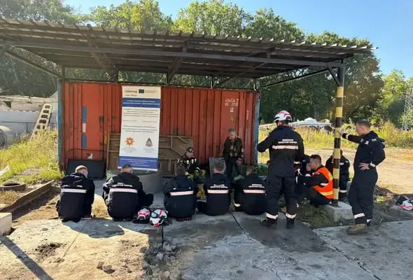 Polscy i litewscy strażacy zakończyli wspólne szkolenie poszukiwawczo-ratownicze na poligonie w Nowym Dworze Mazowieckim