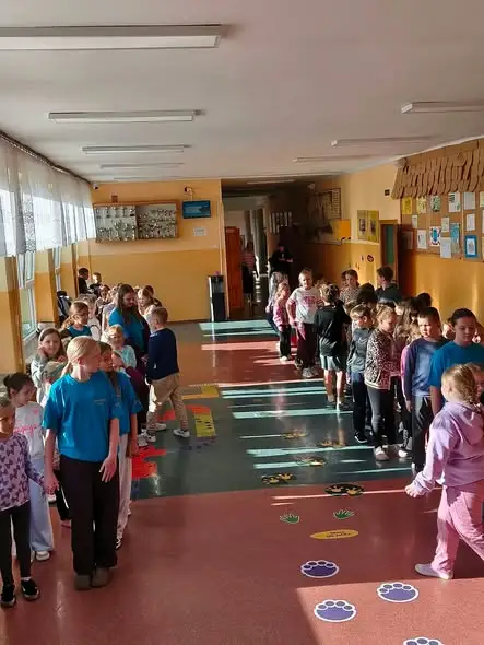 Tydzień Przeciwdziałania Przemocy Rówieśniczej zakończony wspólnym tańcem uczniów