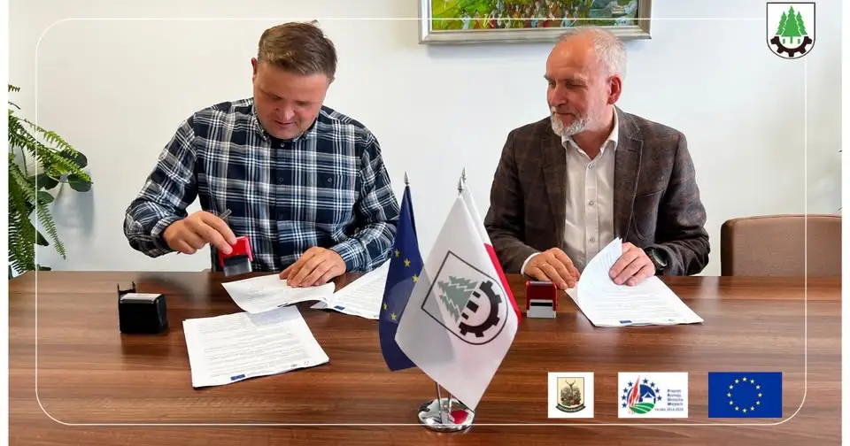 Nowy plac zabaw nad zalewem Czapielówka w Czarnej Białostockiej – umowa podpisana