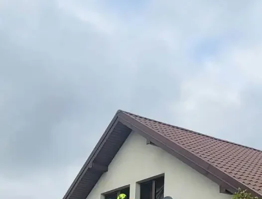 Pożar domu w Łapach przy ul. Asnyka – akcja strażaków OSP i JRG