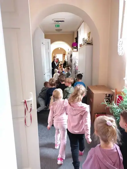 Skrzaty z przedszkola w Bielsku Podlaskim odkrywały tajniki czekolady i codziennej pracy w WTZ