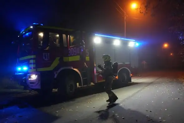 OSP Supraśl ćwiczyła akcję ratowniczą na dachu i w płonącym budynku