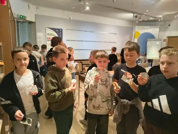 Czwartoklasiści z Łap odkrywali Białystok – kino, muzeum i archeologia