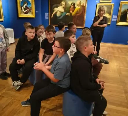 Czwartoklasiści z Łap rozpoczęli projekt adaptacyjny wycieczką do Białegostoku