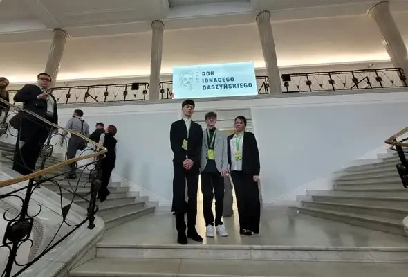 Uczniowie z naszej szkoły w Sejmie Dzieci i Młodzieży – relacja