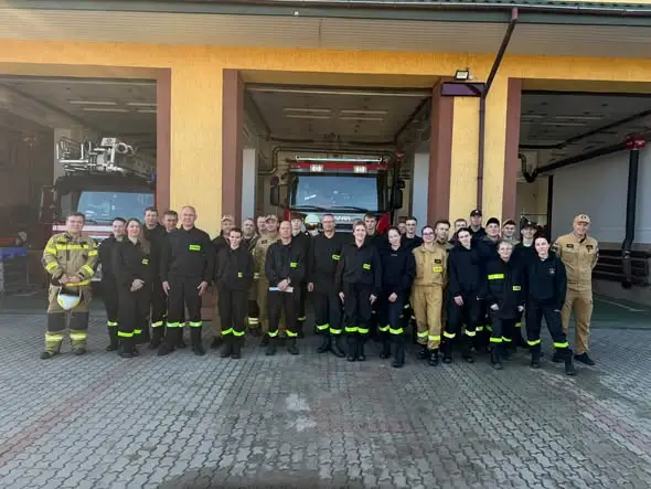 Trzy druhny z OSP Suraż zakończyły kurs podstawowy strażaka ratownika OSP