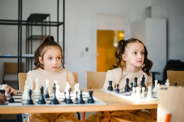 Rummikub łączy pokolenia – szkolna akcja bicia rekordu zakończona sukcesem